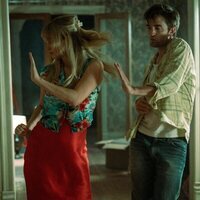 Jennifer Lawrence y Robert Pattinson viven fuertes altibajos en el primer tráiler de 'Die My Love'