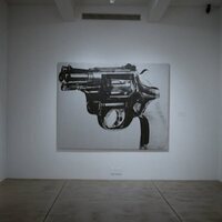 Warhol-Vijande: Más que pistolas, cuchillos y cruces