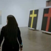 Warhol-Vijande: Más que pistolas, cuchillos y cruces