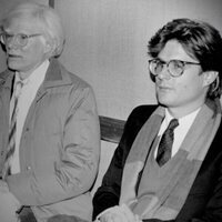 Warhol-Vijande: Más que pistolas, cuchillos y cruces