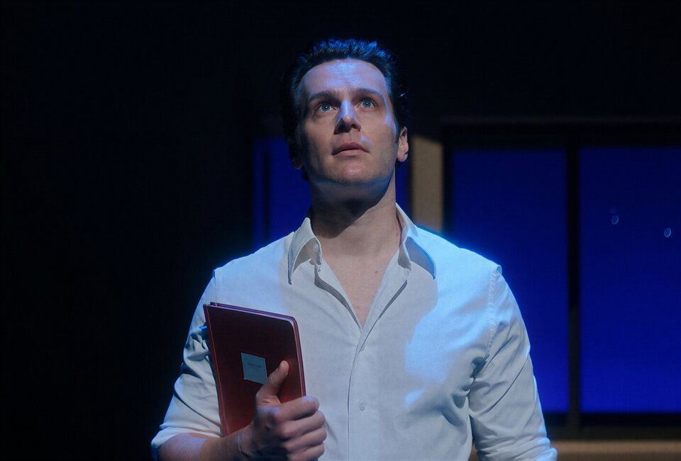 Jonathan Groff