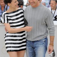 Elena Anaya y Antonio Banderas presentan en Cannes 'La piel que habito'