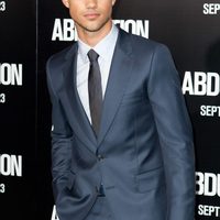 Taylor Lautner presenta su nueva película en Los Angeles