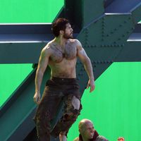 Henry Cavill rueda una escena de acción para 'Superman: Man of Steel'