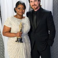 Octavia Spencer, Oscar a la mejor actriz de reparto, y Christian Bale