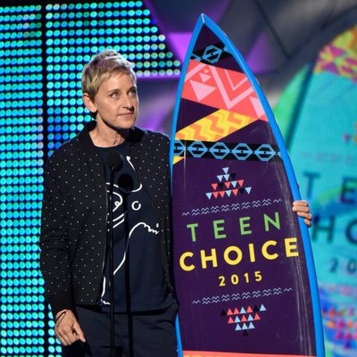 TV personality Ellen DeGeneres accepts the Choice Comedian Award onstage during the Teen Choice Awards 2015