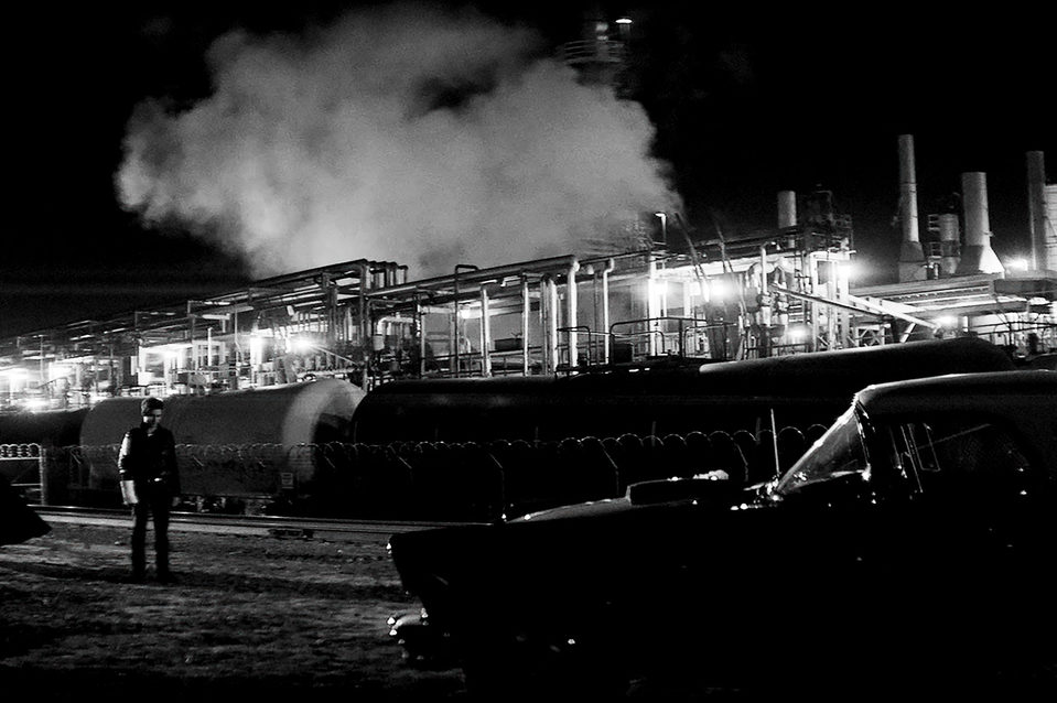 Imagen de la película A Girl Walks Home Alone at Night