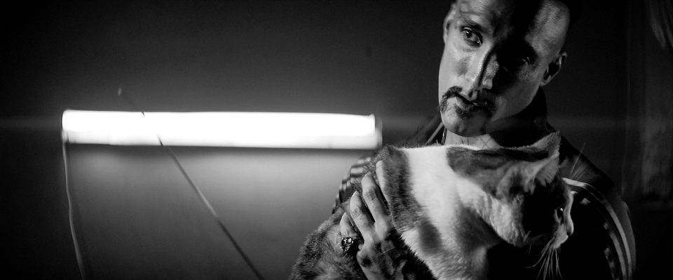 Imagen de la película A Girl Walks Home Alone at Night