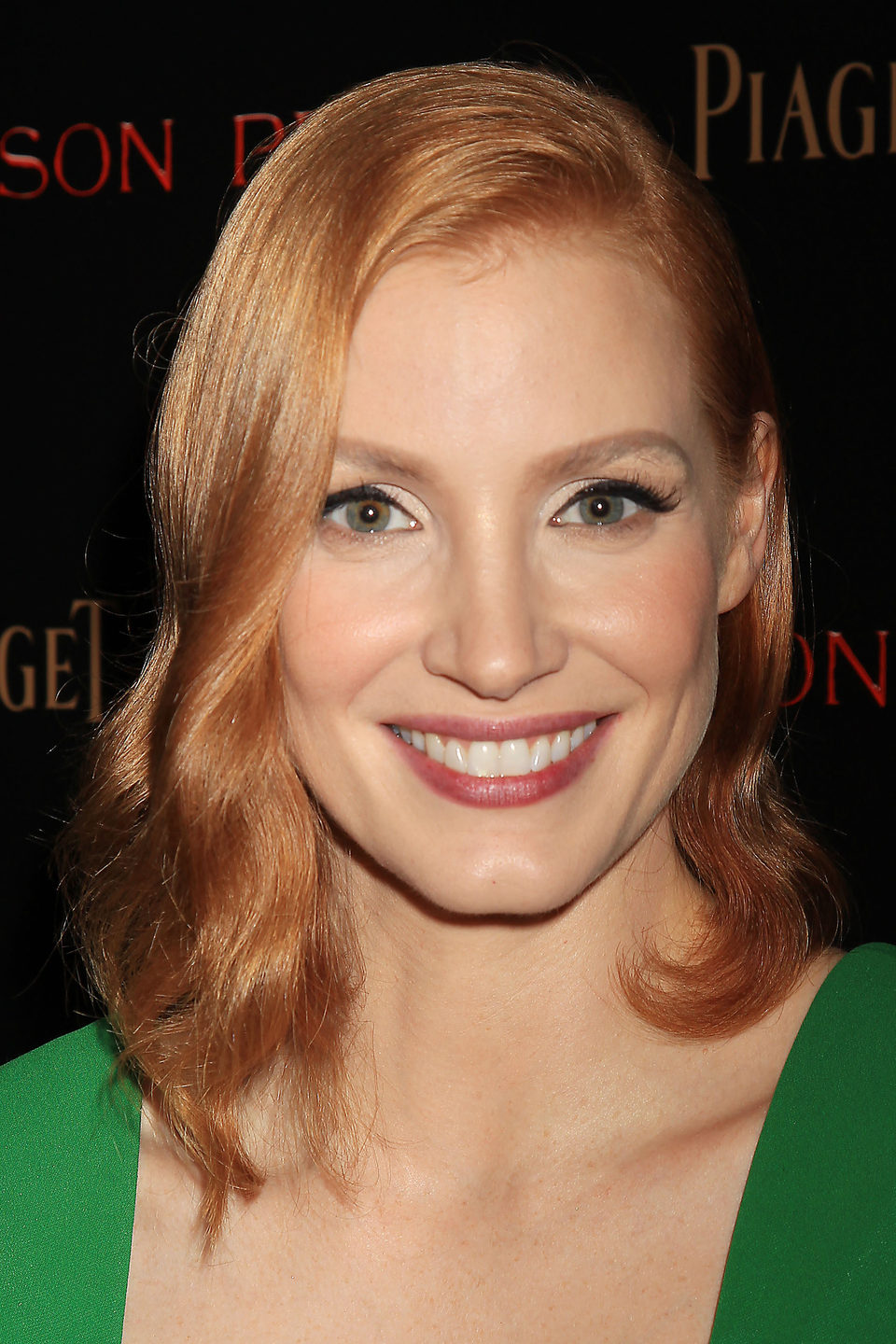 Jessica Chastain poses at the NY premiere of 'Crimson Peak'