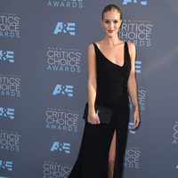 Rosie Huntington-Whiteley went with Jason Statham to 2016 Critics Choice Awards gala