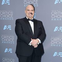 Mel Rodríguez surprised to all with his extravagant look at the 2016 Critics Choice Awards