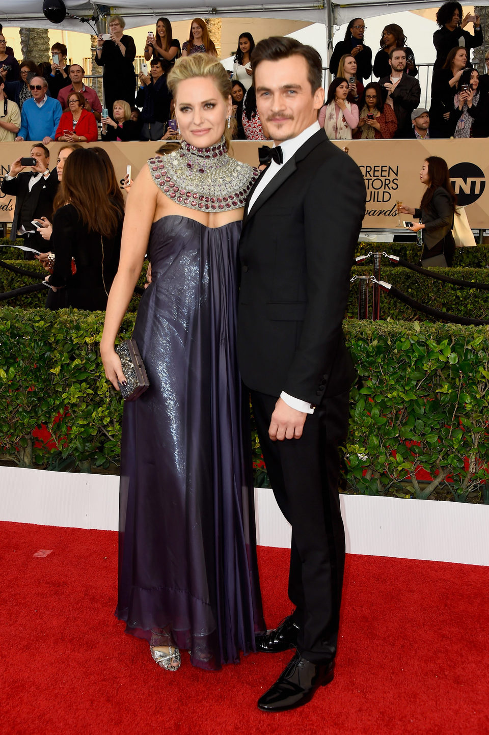 Rupert Friend and Aimee Mullins at the SAG Awards 2016 red carpet