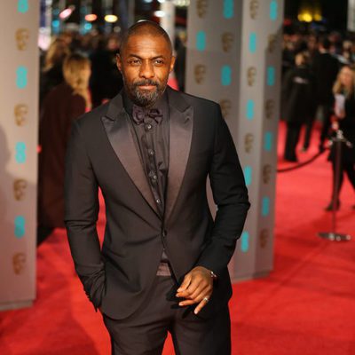 Idris Elba at the 2016 BAFTA Awards' red carpet