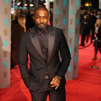 Idris Elba at the 2016 BAFTA Awards' red carpet