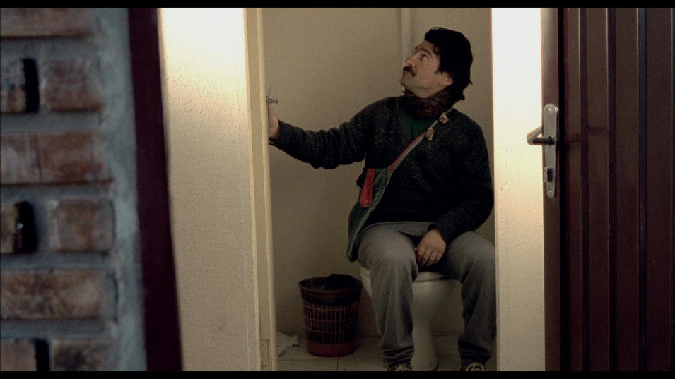 Imagen de la película The Pope's Toilet