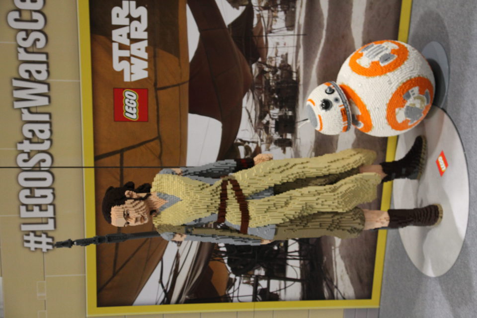 Rey and BB-8 built with Lego's pieces at the Star Wars Celebration 2016