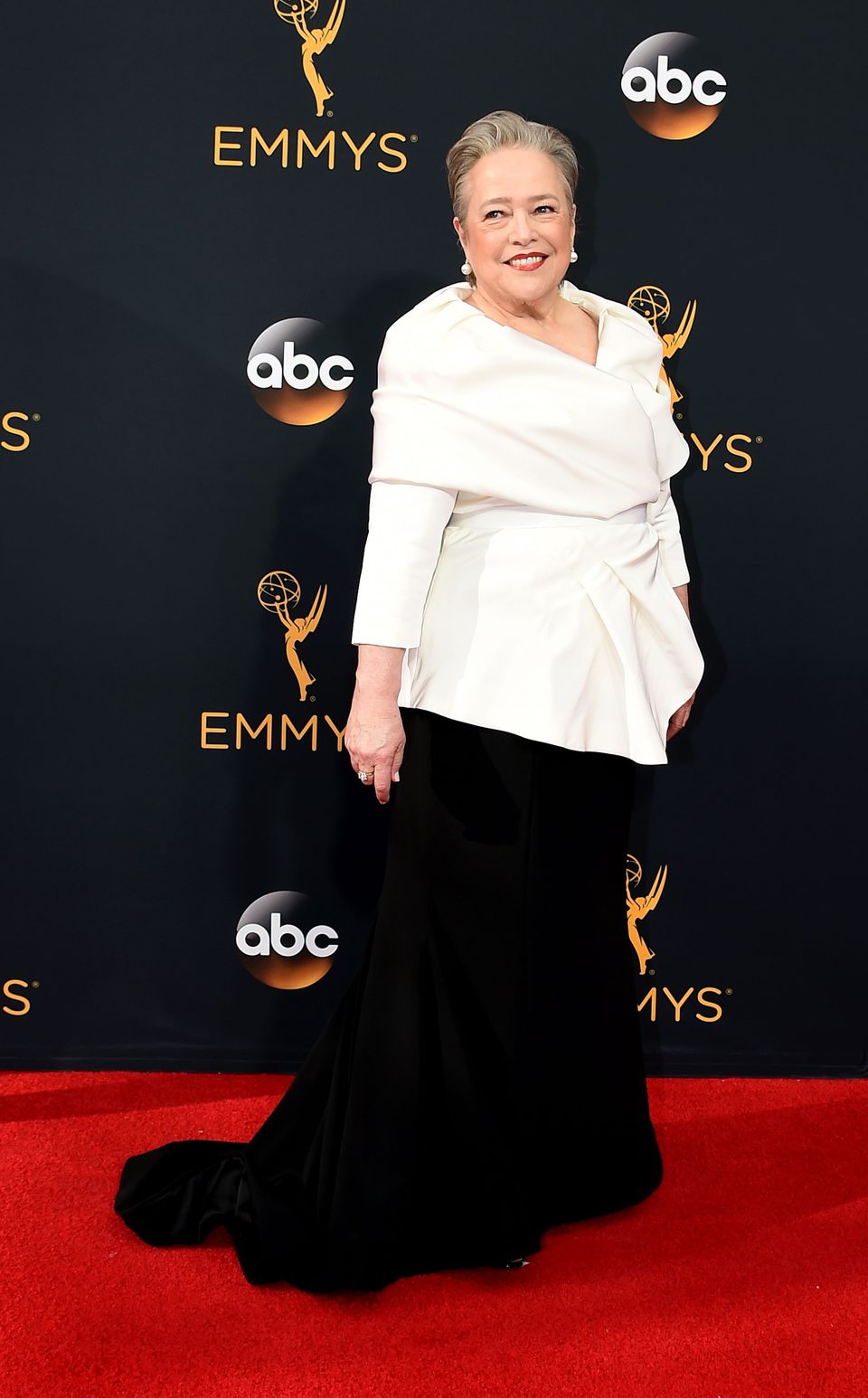 Kathy Bates at Emmy 2016 red carpet
