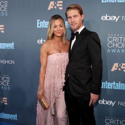 The couple Kaley Cuoco and Karl Cook in Critics Choice Awards