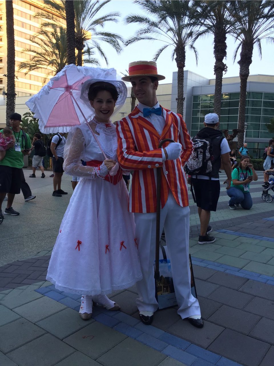Fans dressed up like Mary Poppins and Bert in the D23