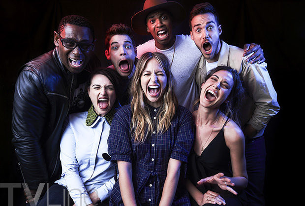 'Supergirl' team poses joyful at Comic-Con