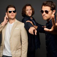 The cast of 'Supernatural' poses during the Comic-Con 2017