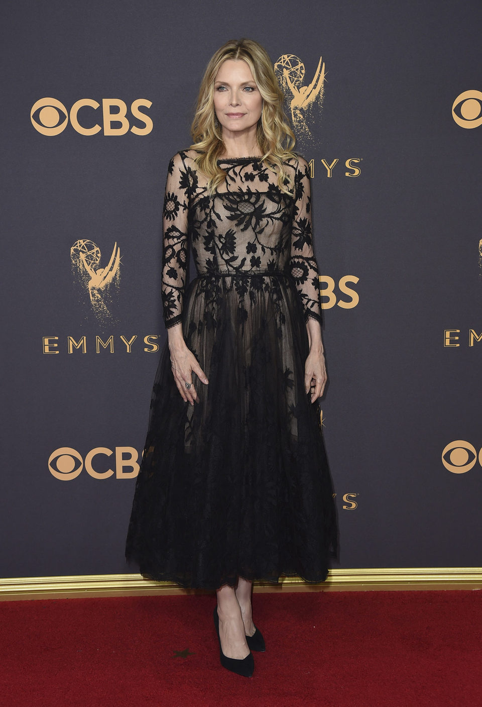 Michelle Pfeiffer at the Emmys 2017 red carpet