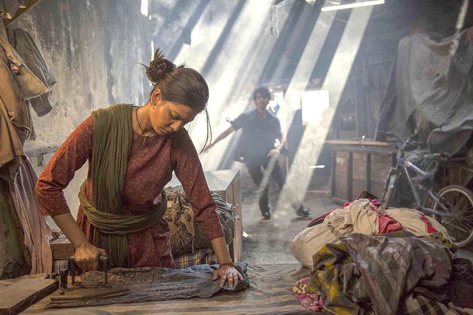 Imagen de la película Beyond the Clouds