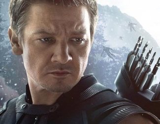 'Avengers 4': Jeremy Renner Drives Fans Crazy with Selfie of Badly Injured Hawkeye