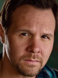  Travis Smith