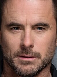  Charles Esten