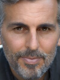  Oded Fehr