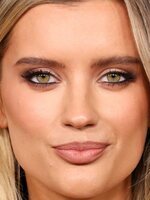 Photo of Mia Healey, Twisted actor