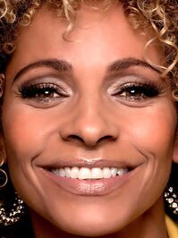  Michelle Hurd