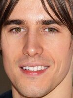Reeve Carney