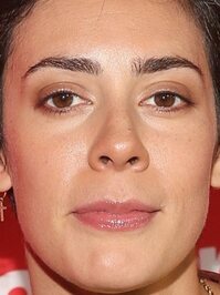 Roberta Colindrez