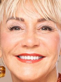  Lenore Zann