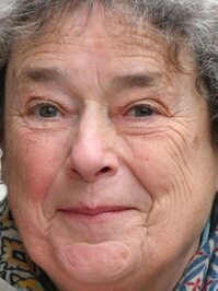  Linda Bassett