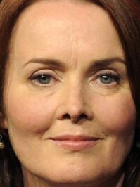  Laura Innes