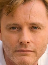  Stephan Elliott