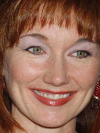  Lari White