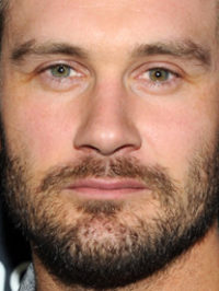 Clive Standen