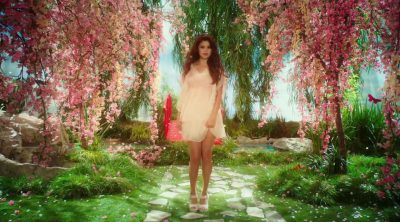 Trailer 'Behaving Badly'
