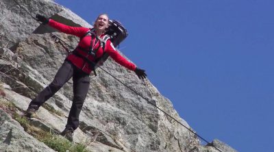 Kate Winslet reenacts one famous 'Titanic' scene in the mountains