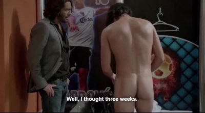 Alosian Vivancos naked in 'Club de cuervos'
