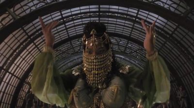 'Wild, Wild, West', Belly dance scene