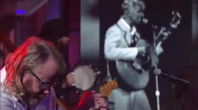 Tribute to David Bowie in Stephen Colbert's late show
