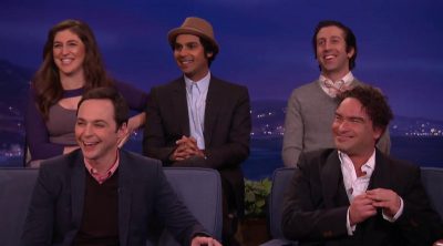 Mayim Bialik and Johnny Galecki relive their kiss from 'Blossom'